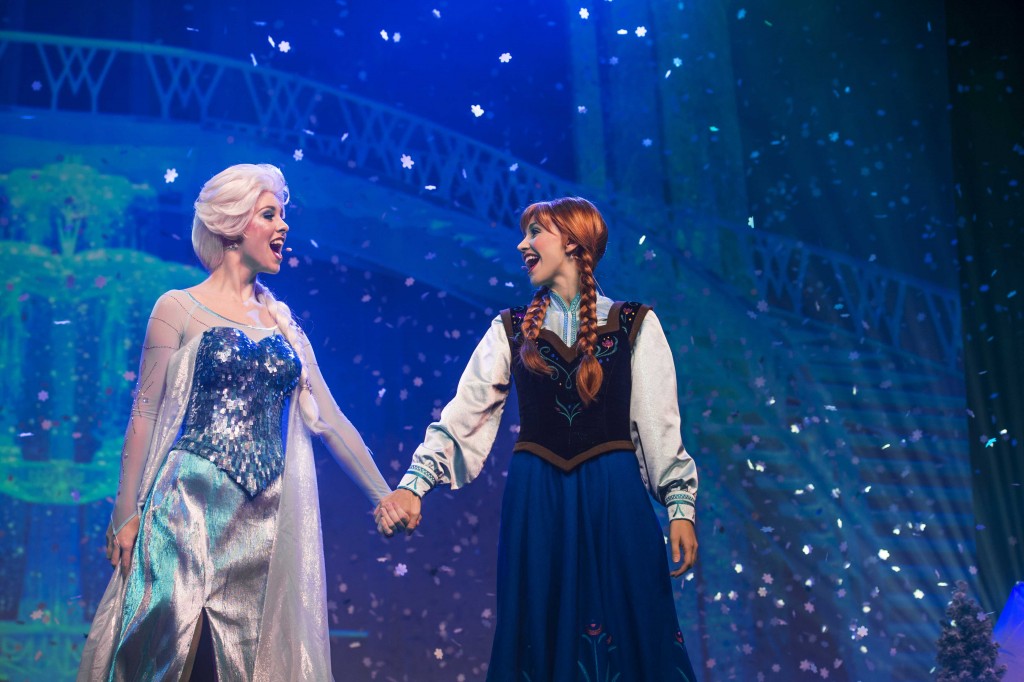 Hong Kong Disneyland debuts Summer event "Frozen" Village - disneyglobetrotter.com